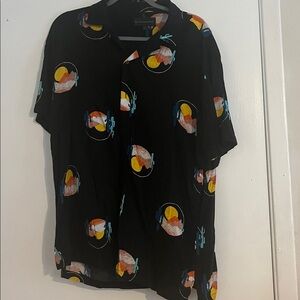 No Boundaries Black Tee with Vibrant Graphic